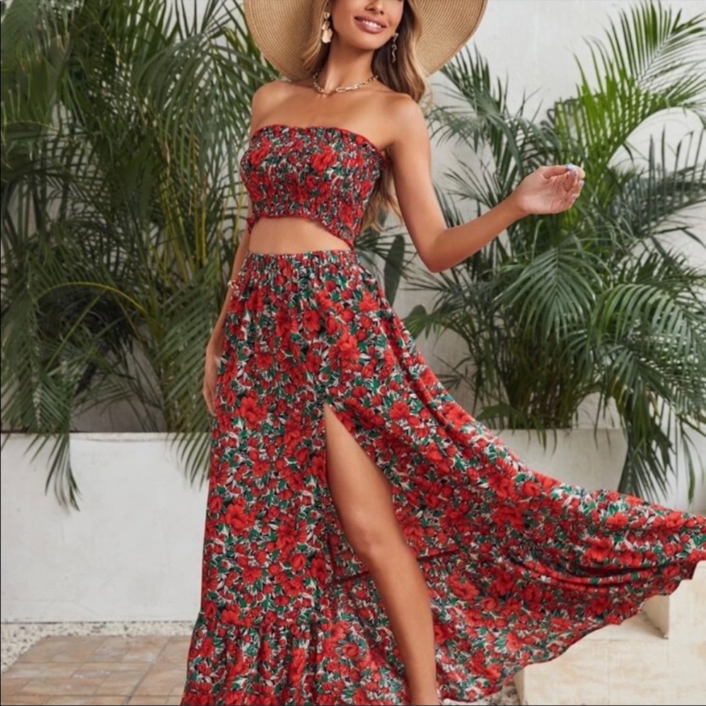 SHEIN Frill Trim Shirred Floral Print Tube Top & Split Thigh Skirt Set